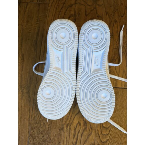 Nike Air Force 1 Low Triple White Leather Shoes 6.5Y Excellent clean condition - Picture 6 of 6